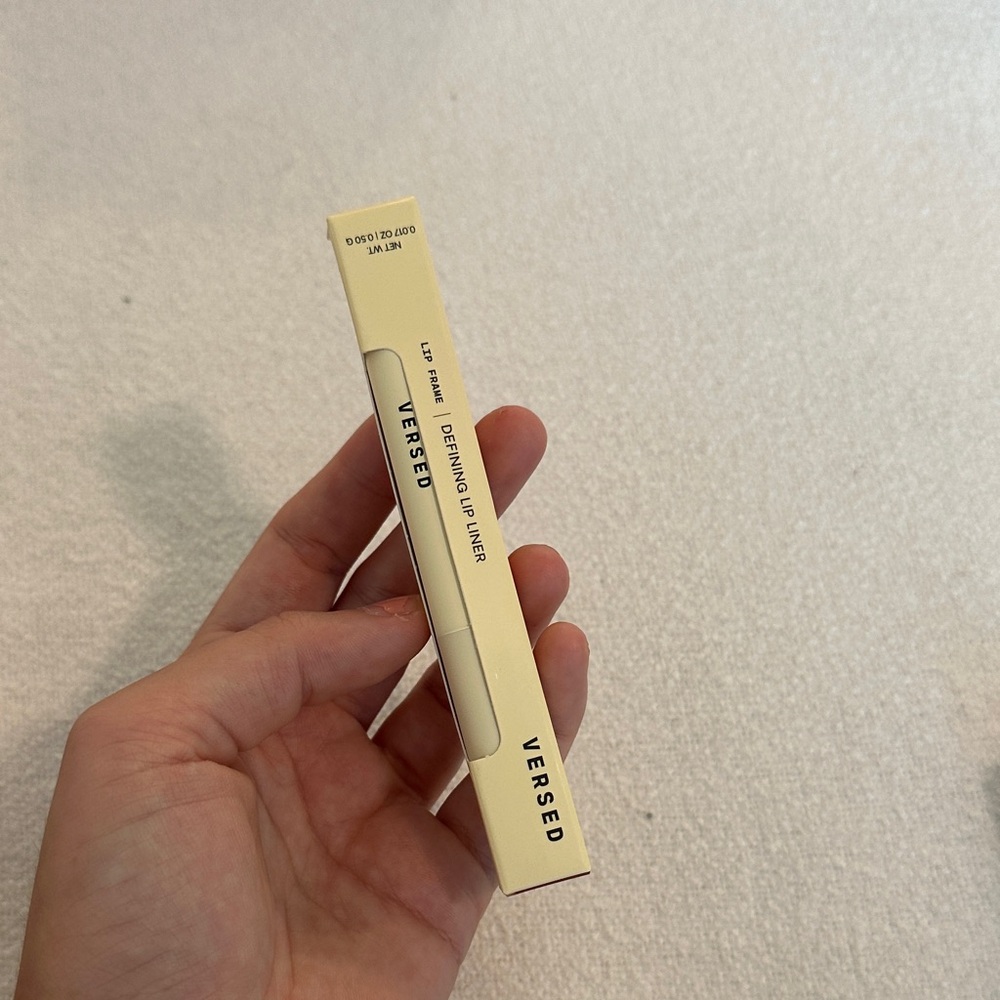 Versed Defining Lip Liner — Cream Shade